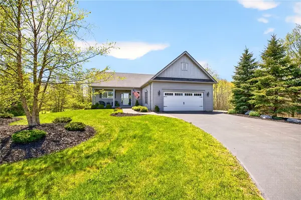 5197 Beacon Hill, Canandaigua, NY 14424