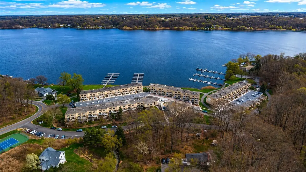 261 Bay Village Drive, Rochester, NY 14609 - #1