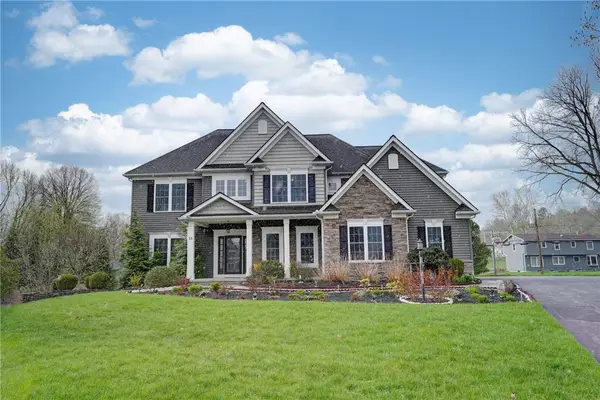 11 Rainbrooke Drive, Pittsford, NY 14534