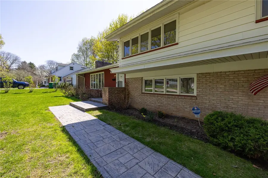 290 Dunrovin Lane, Rochester, NY 14618 - #3