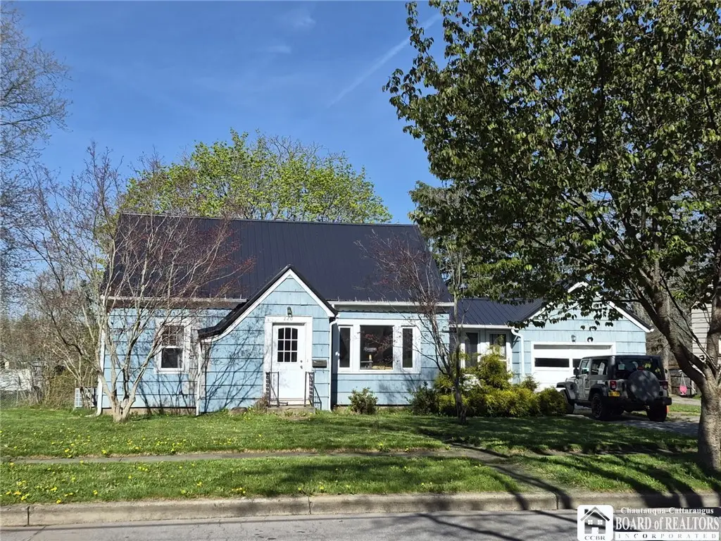 220 Chautauqua Avenue, Jamestown, NY 14701 - #1