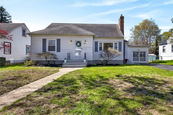 45 Longcroft Road, Rochester, NY 14609