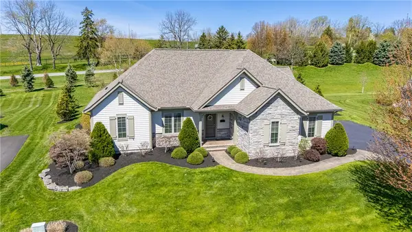 7 Hawkstone Way, Pittsford, NY 14534