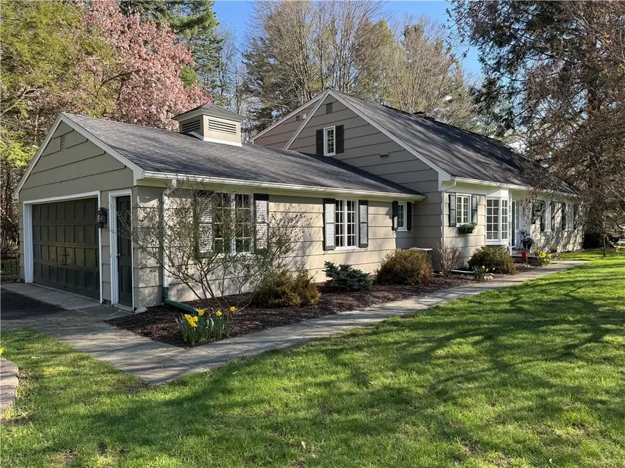 1 Creekside Road, Fairport, NY 14450 - #2