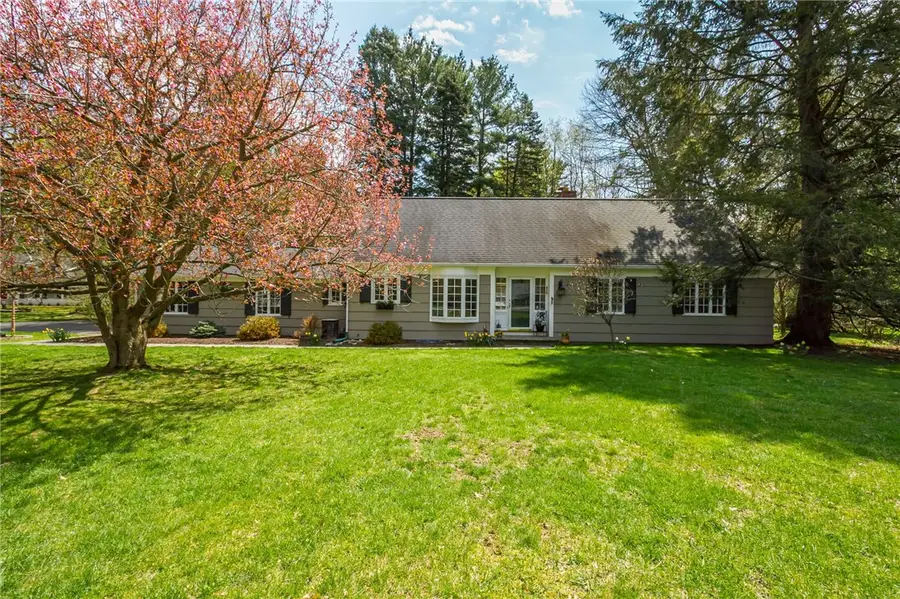 1 Creekside Road, Fairport, NY 14450 - #3