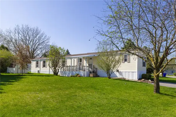 409 Mountain Ash Dr., Canandaigua, NY 14424