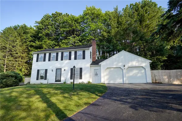 44 Kings Lacey, Fairport, NY 14450