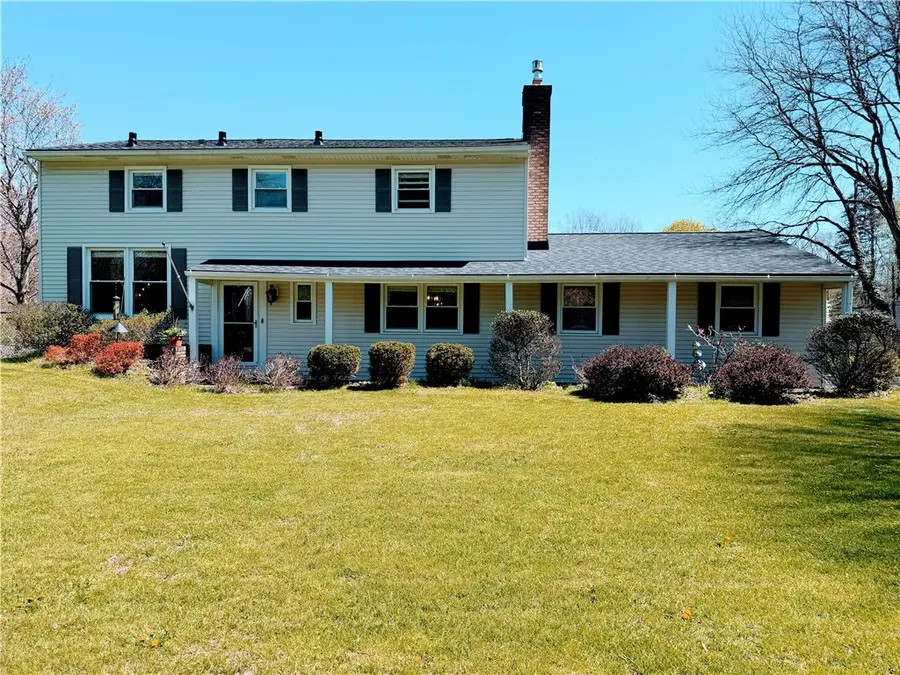 35 Laureldale Dr, Pittsford, NY 14534 - #2