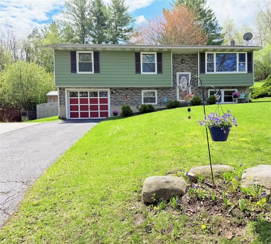 8 Briggs Drive, Auburn, NY 13021 - #1