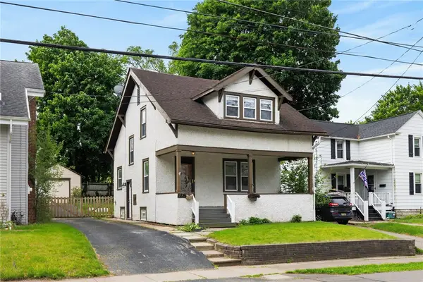 128 W Ivy Street, East Rochester, NY 14445