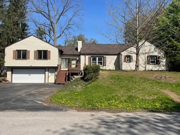 321 Eaglehead Road, East Rochester, NY 14445