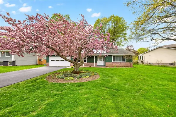 237 Pine Valley Drive, Rochester, NY 14626