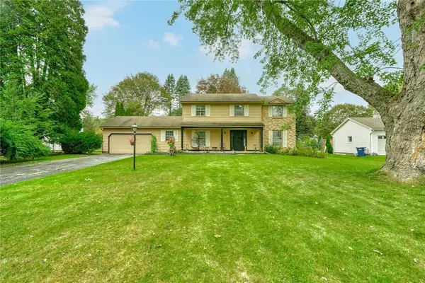 16 Kitty Hawk Drive, Pittsford, NY 14534