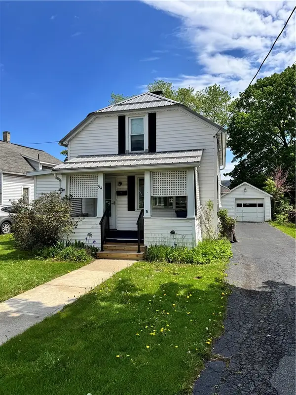 94 Oakwood Avenue, Elmira, NY 14903