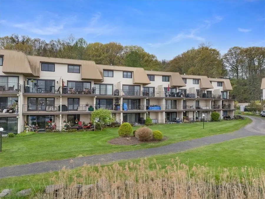 416 Bay Village Drive, Rochester, NY 14609 - #2