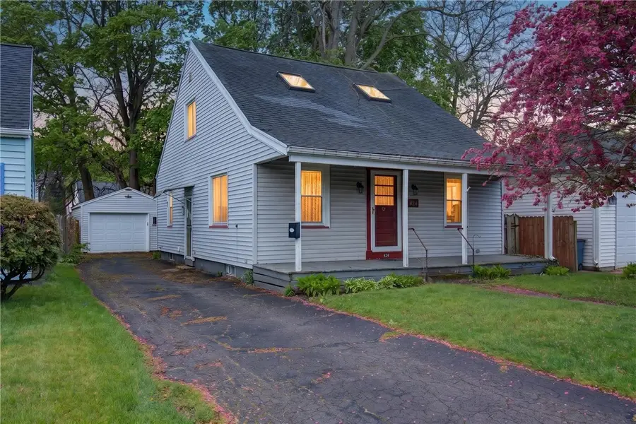 424 W Spruce Street, East Rochester, NY 14445 - #3