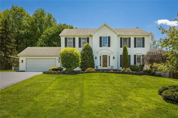18 Stanford, Fairport, NY 14450