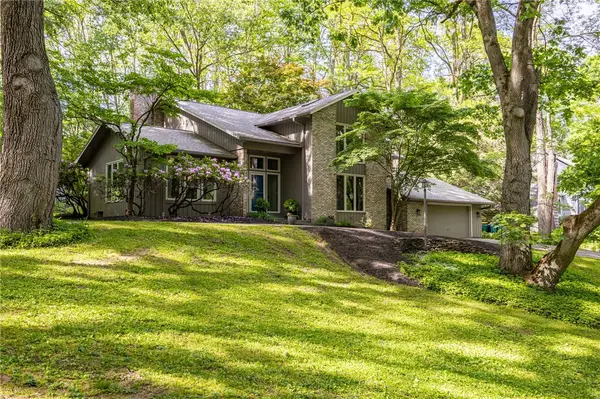 16 Great Oak Lane, Pittsford, NY 14534