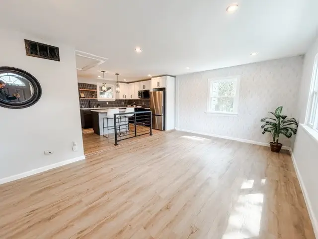 27 Pasadena Drive, Rochester, NY 14606 - #3