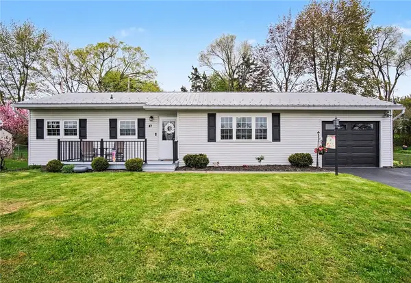 41 Authors Avenue, Henrietta, NY 14467