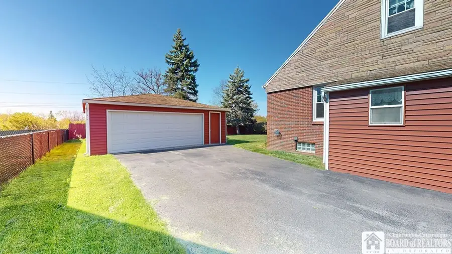 645 Mapleview Rd, Cheektowaga, NY 14225 - #2