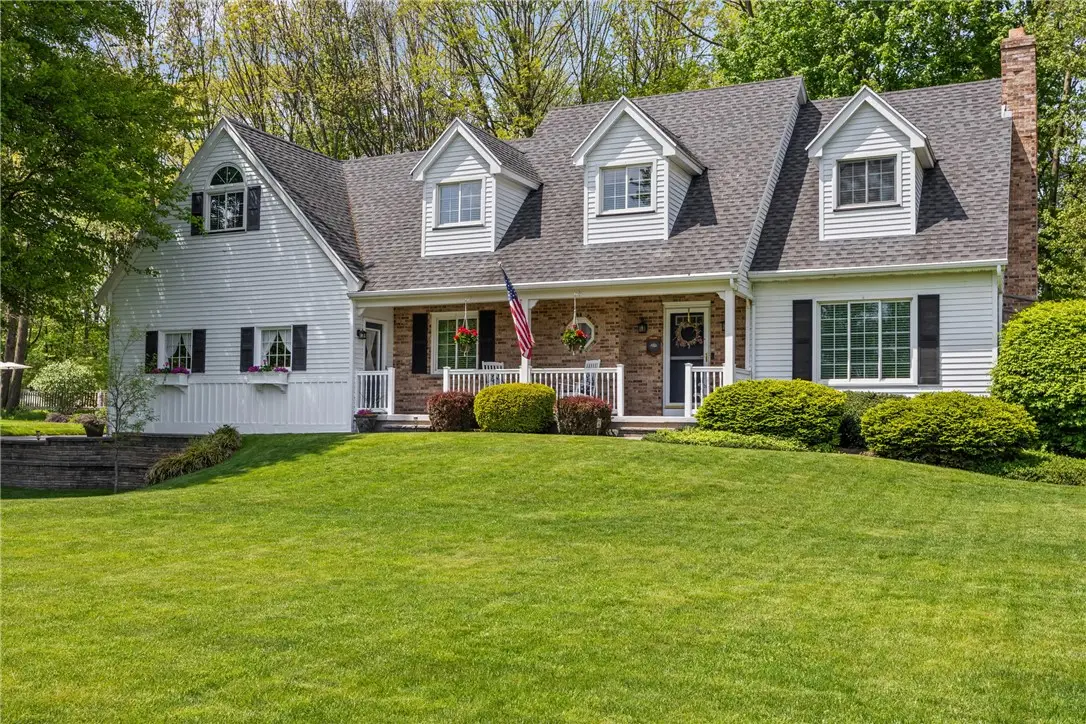 4 Woodbriar Lane, Rochester, NY 14624 - #1