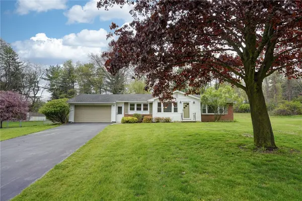 10 Pinehill Drive, Pittsford, NY 14534