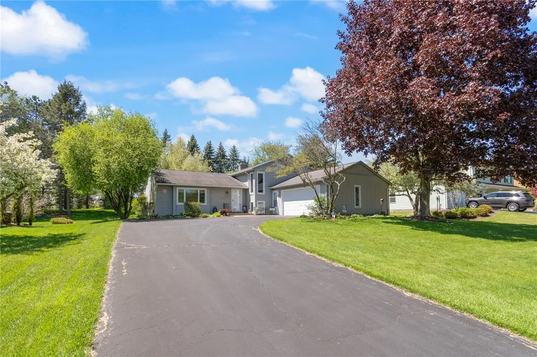 9 Falling Brook Road, Fairport, NY 14450 - #1