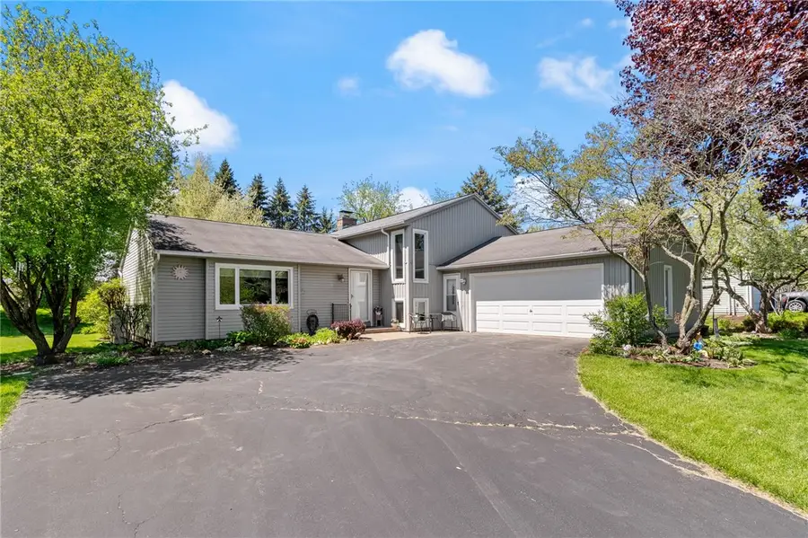 9 Falling Brook Road, Fairport, NY 14450 - #2