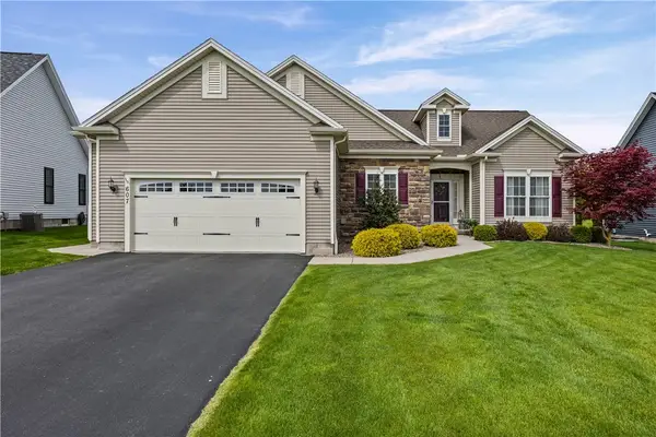 607 Pine Lakes, Webster, NY 14580