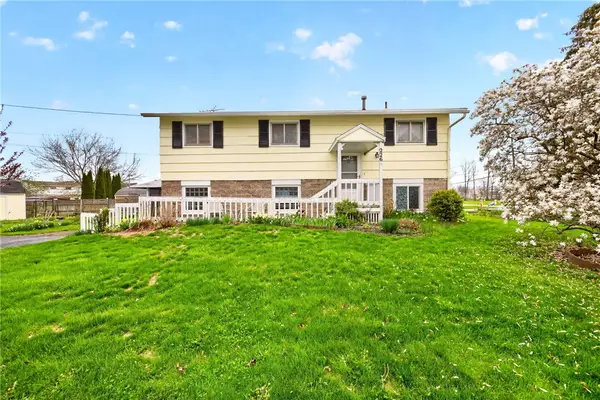 226 Lowden Point Road, Rochester, NY 14612