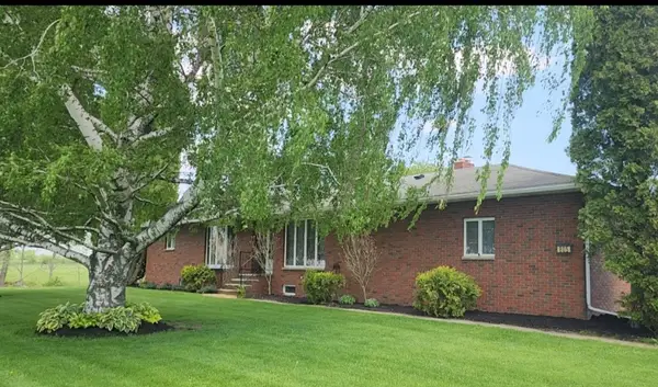 805 N Pre Emption Road, Penn Yan, NY 14527