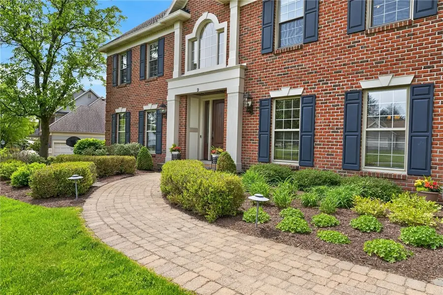 9 Neuchatel Lane, Fairport, NY 14450 - #2