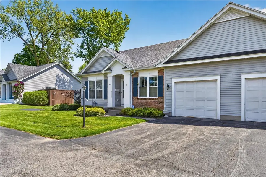 207 Twin Pines Court, Rochester, NY 14616 - #2