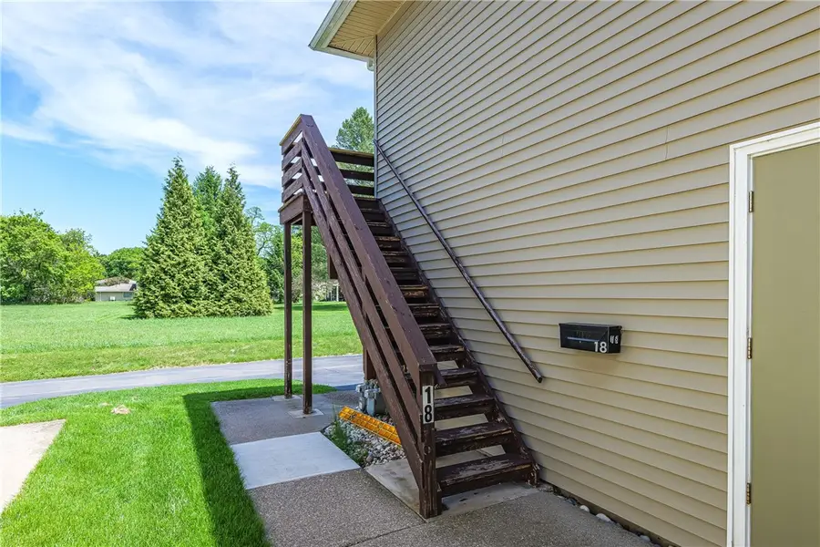 18 De Paul Drive, East Rochester, NY 14445 - #3