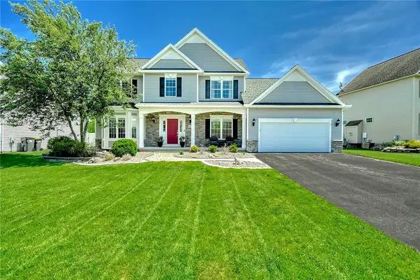 215 Emery Run, Greece, NY 14612
