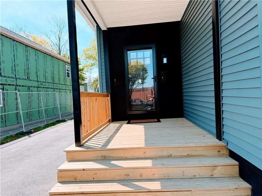 29 Chamberlain St, Rochester, NY 14609 - #3