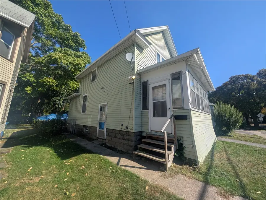 24 Lois Street, Rochester, NY 14606 - #3