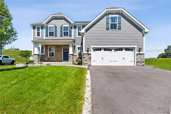 1086 Harlowe Lane, Farmington, NY 14425