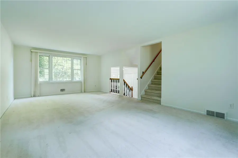 34 Sturbridge Lane, Pittsford, NY 14534 - #3
