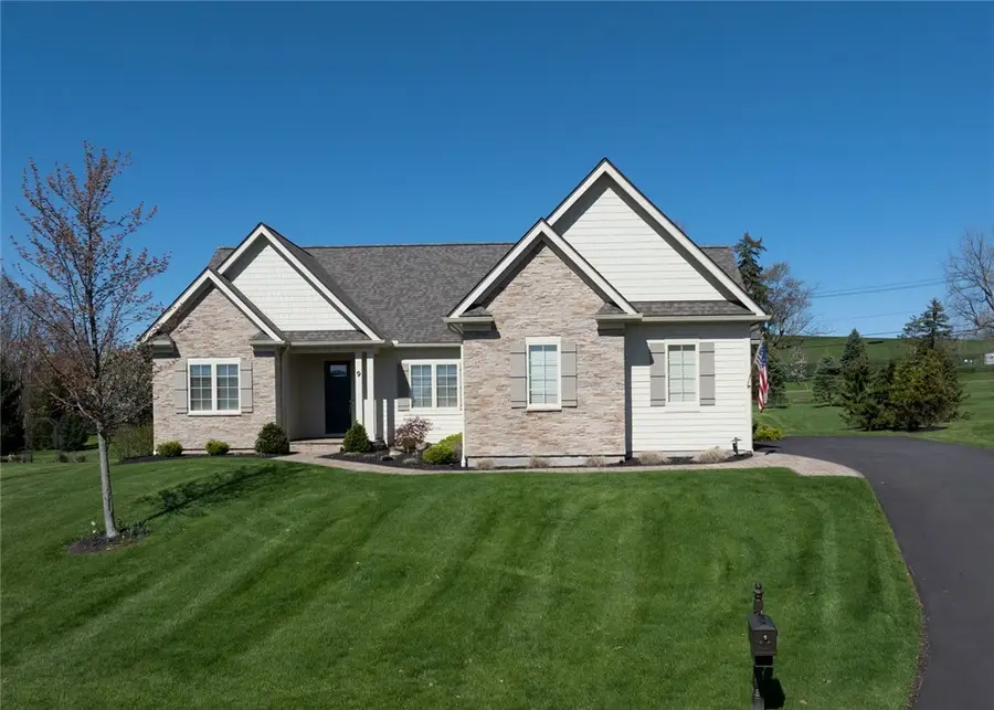 9 Hawkstone Way, Pittsford, NY 14534 - #3