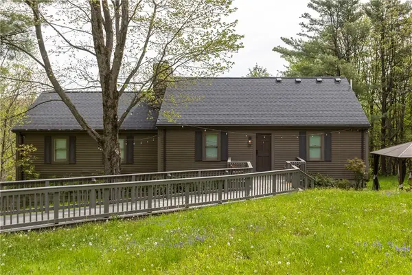 5215 S Hill Road, Canandaigua, NY 14424