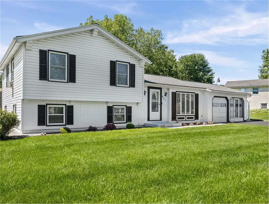 951 Copperkettle Road, Webster, NY 14580 - #2
