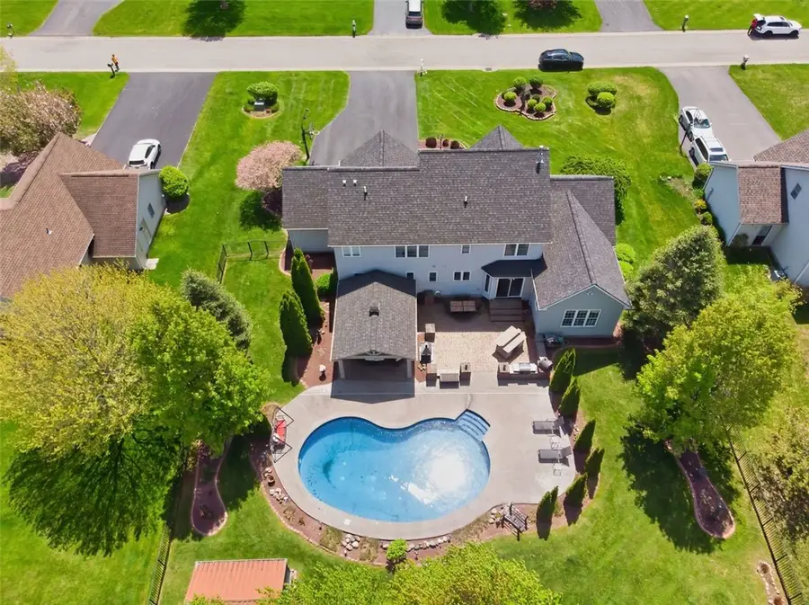 746 Hailey Dr, Webster, NY 14580 - #2