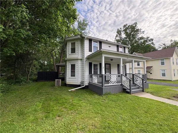 12 South Street, Clifton Springs, NY 14432