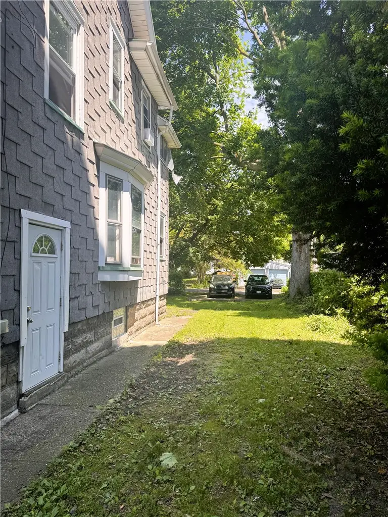 8-10 Willow Street, Rochester, NY 14606 - #3