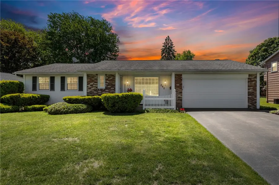 242 Yarkerdale Drive, Rochester, NY 14615 - #2