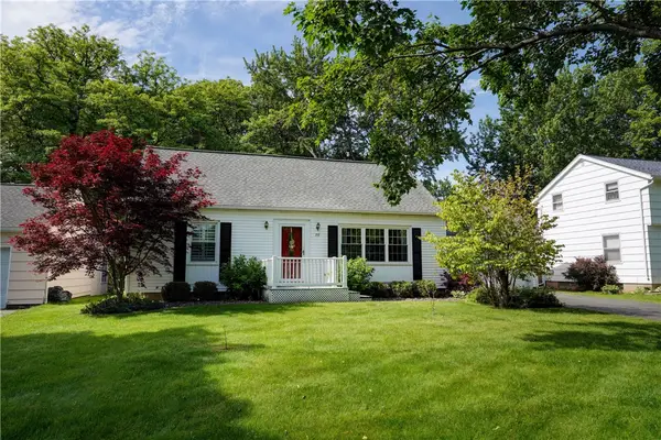155 Lake Meadow Drive, Rochester, NY 14612
