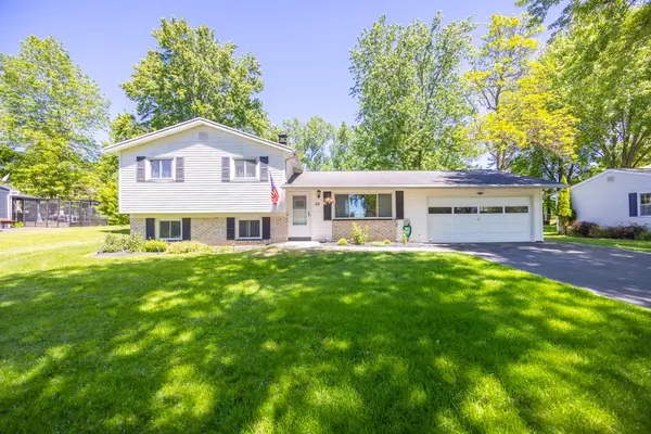 22 Putting Green Lane, Penfield, NY 14526
