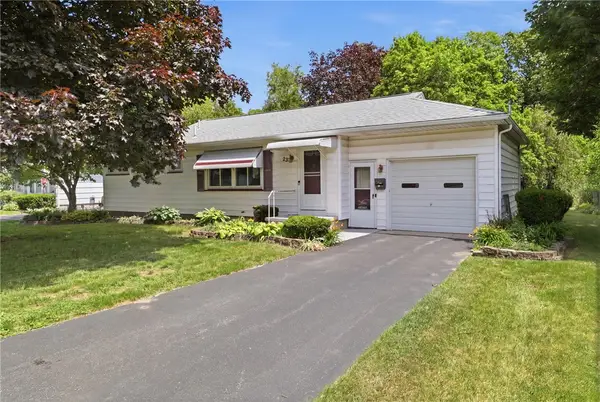 22 Chad Circle, Rochester, NY 14616